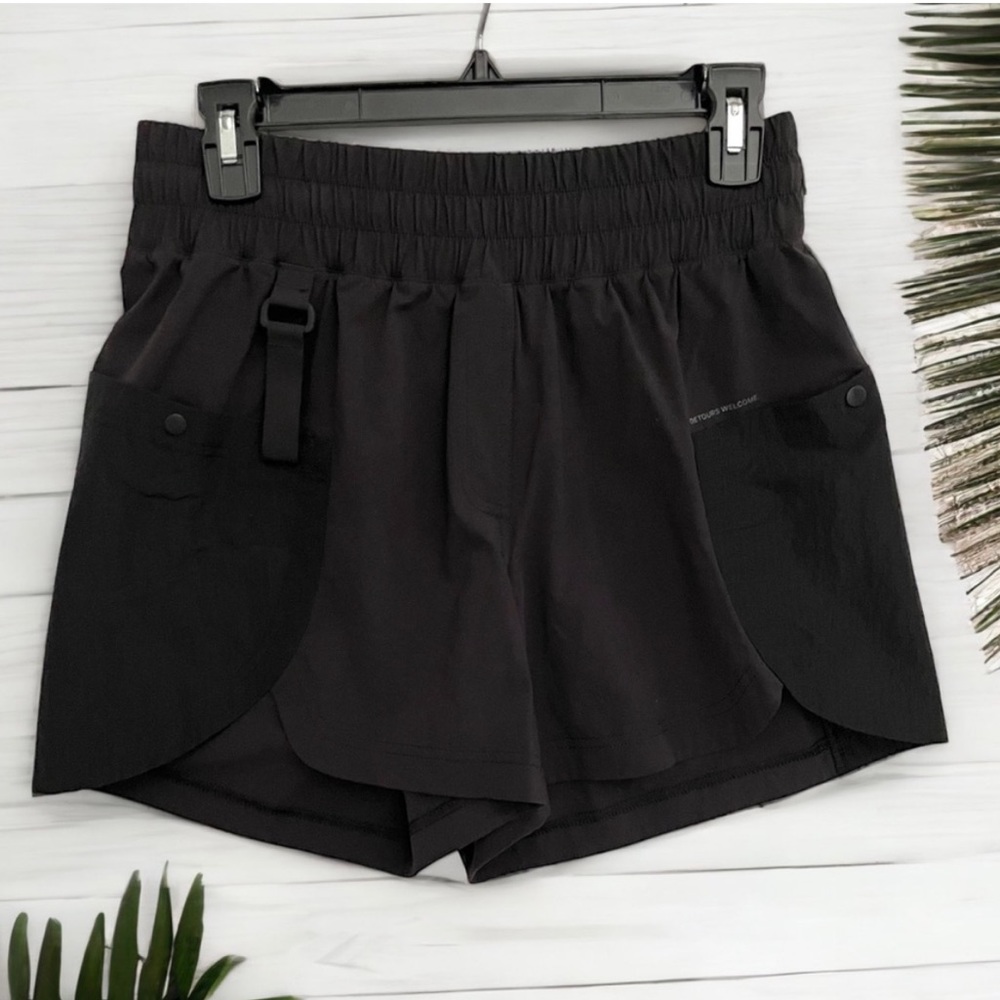 Drop in pocket high risks hiking shorts